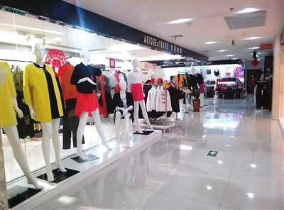 服装卖场如何通过日用百货销售实现3个月开发3万充值会员的实战操作方案